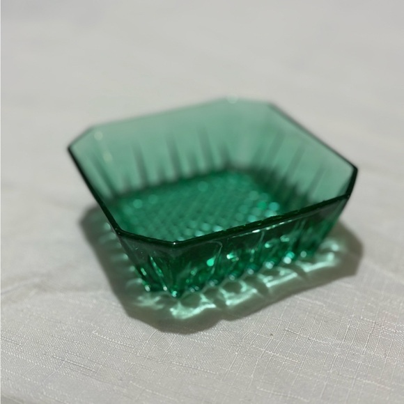 Vintage Green Glass Hexagonal Dish - Picture 3 of 6